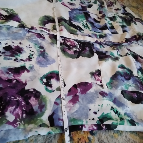 EXPRESS floral button-down blouse - Picture 12 of 14